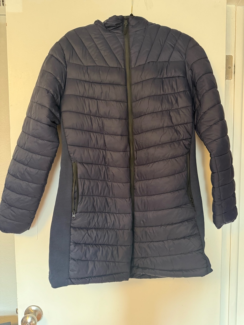 Lightweight Quilted Hooded Puffer Jacket - Large